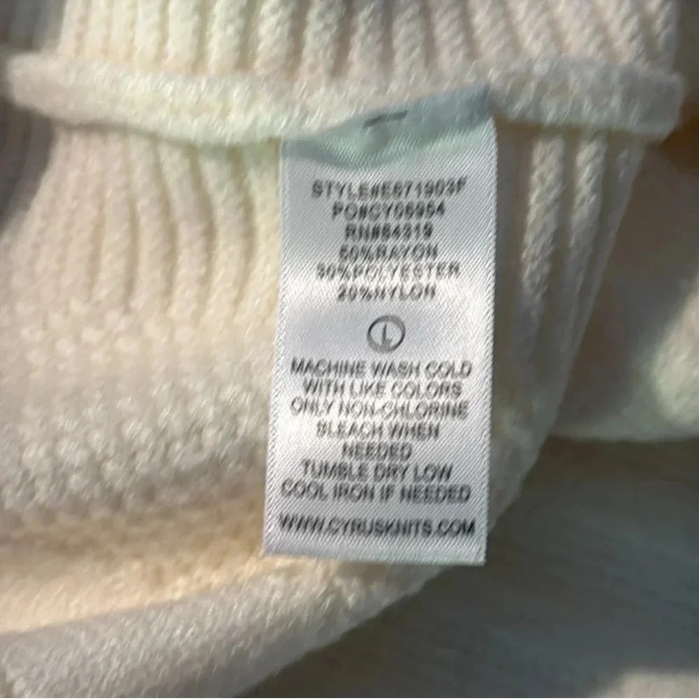 CYRUS Women’s Elegant White Cable Knit SweaterSize Large - Picture 6 of 6